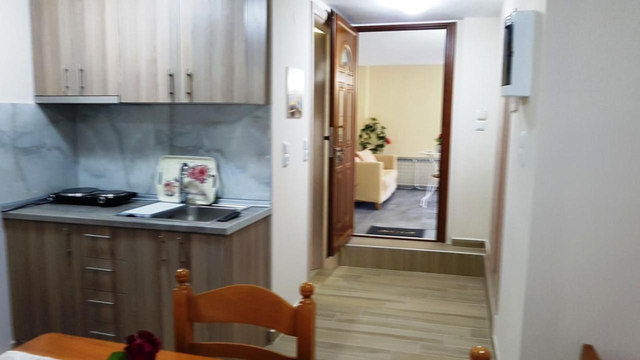 Fyllou Apartment 艾斯普罗瓦塔 外观 照片